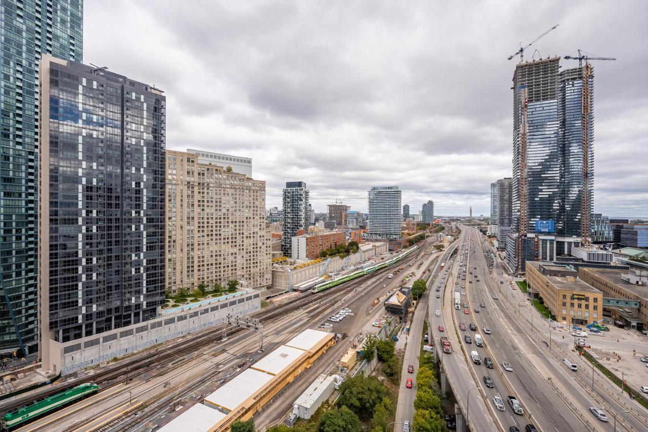 Globalstay Yonge St Condos Toronto Kültér fotó